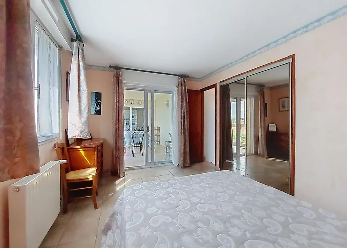 Casa de Férias La Perche By Interhome *