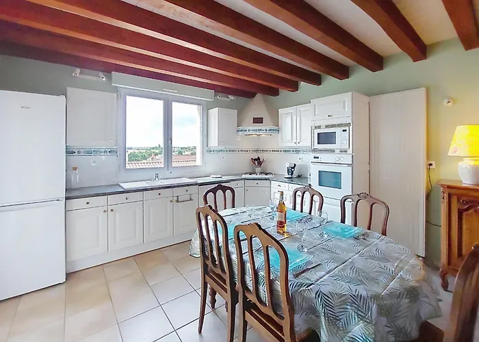 Casa de Férias La Perche By Interhome